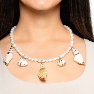 Mayamar Luxurious Pearl and Shell Necklace